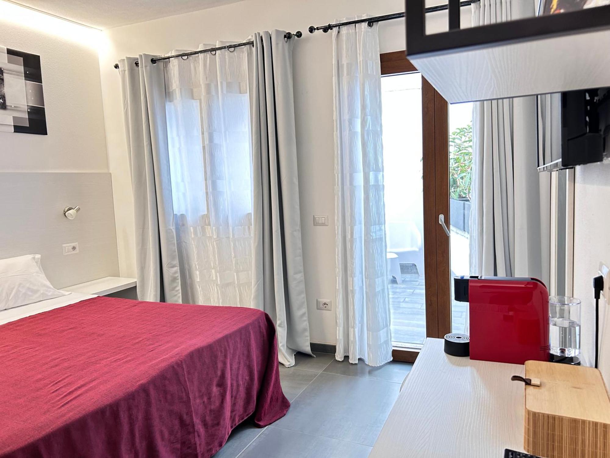 Longevity Hotel Тортоли Экстерьер фото